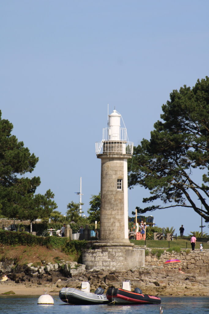phare-couleur-benodet
